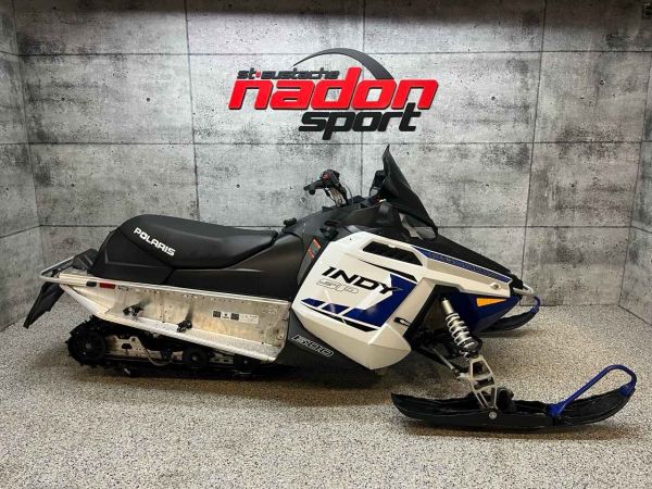 CS-24122 Occasion POLARIS INDY 600 SP *IMPECABLE* 2017 a vendre 1