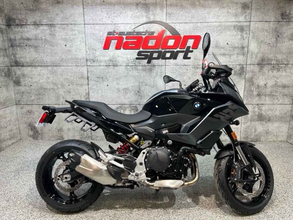 CS-24078 Neuf BMW F900XR TRIPLE BLACK (promo 750.00 inclus) 2025 a vendre 1