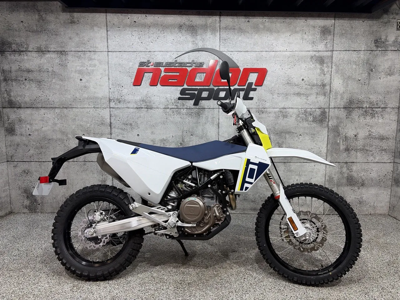 Husqvarna 701 Enduro 2027 - CS-25675
