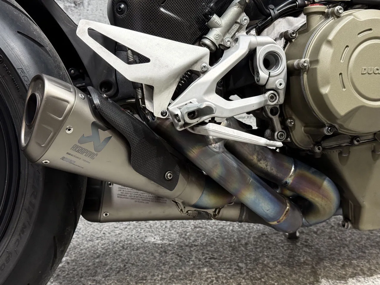 DUCATI STREETFIGHTER V4S FULL LOAD 2021 - CS-26111