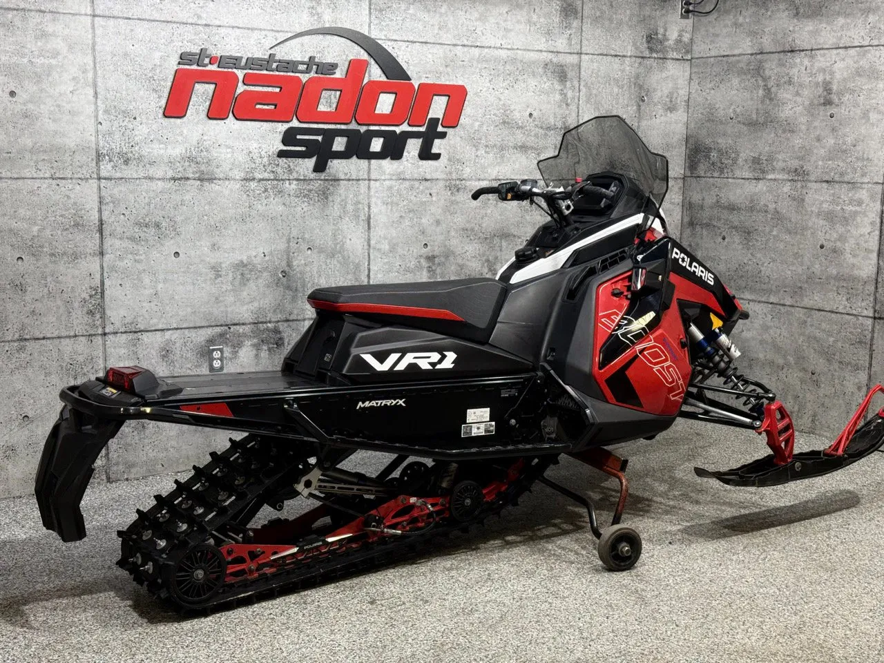 POLARIS INDY VR1 BOOST 137 2023 - CS-26143