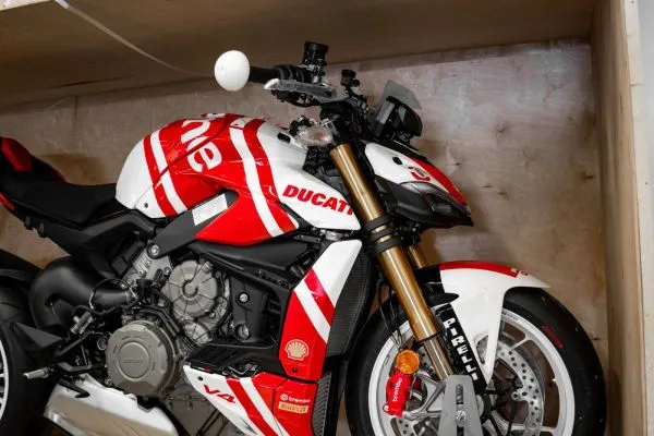 DUCATI 2025 STREETFIGHTER V4 SUPREME 