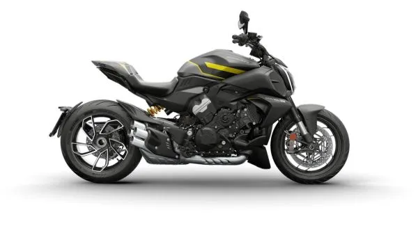 DUCATI 2026 Diavel V4 Roadster 