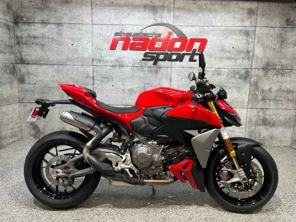 DUCATI 2025 STREETFIGHTER V2S 896 (promo 750.00 inclus)